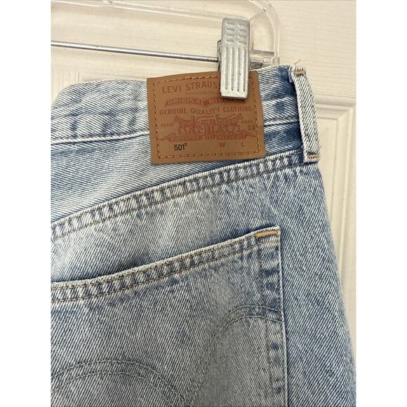 Levi's Baggy Boot Women's Jeans W31 L30 Light Blue Distressed Great Condition - Picture 8 of 13